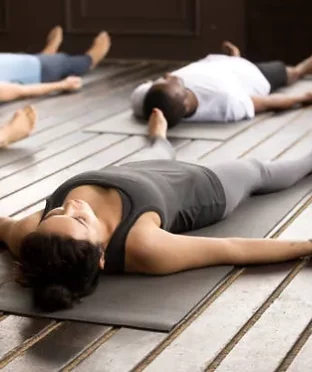 do in méditation femme allongée cecile jourdain Accompagnante développement personnel Formatrice Thérapeute holistique bretagne guidel Psycho-énergéticienne, Magnétiseuse, Praticienne en thérapie psychocorporelle mains hands cécile jourdain somatothérapie thérapie psychocorporelle magnétisme soins énergétiques énergéticienne accompagnement mieux-etre sérénité maux émotionnel maux physiques Thérapeute psycho corporelle énergéticienne radiesthésiste somatothérapeute accompagnement énergétique magnétisme maux physiques mauxémotionnels aider soi à distance somatothérapie accompagnement psychocorporel émotions blocages EFT blessures psychologiques souffrances mal être sérénité énergétique magnétisme soins à distance bien être massage angoisse stress confiance en soi estime de soi depression deuil separation traumatismes dependances addictions accident abus fatigue rhume eczema psoriasis verrues aménorrhée chocs emotionnels douleurs naissance libérer problèmes besoins soulager système immunitaire chakras soin énergétique radiesthésie